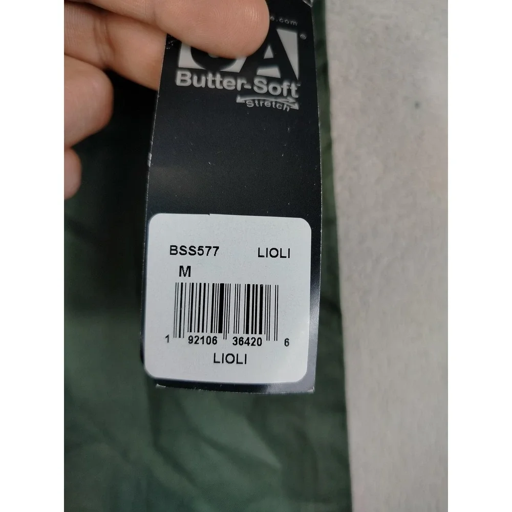 UA Butter-Soft Scrub Top Mens Medium Green V Neck Texas Health Hospital Nurse ER